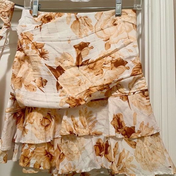 Matching top and skirt for summer vacation - Picture 2 of 5